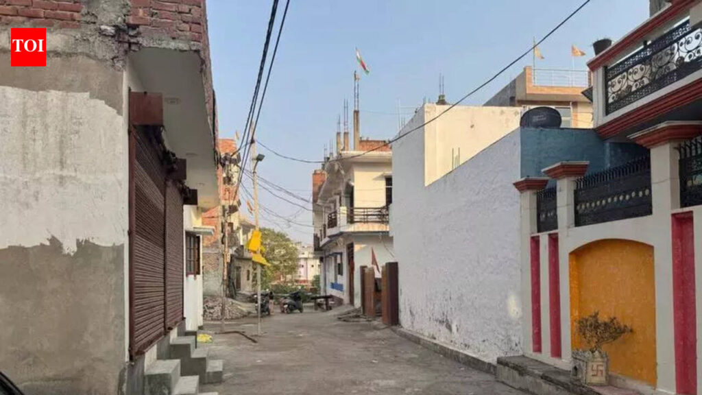 No aid, residents pool in money, repair road | Lucknow News