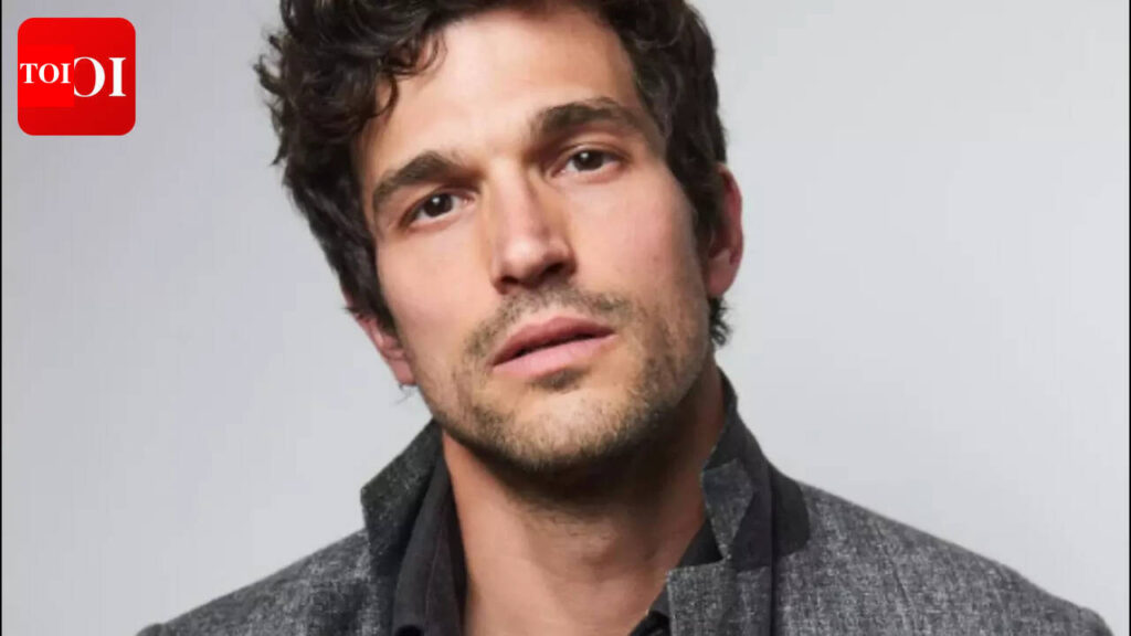 Paul Anthony Kelly: Paul Anthony Kelly welcomes first child with wife Syd Widziszewski-Kelly |