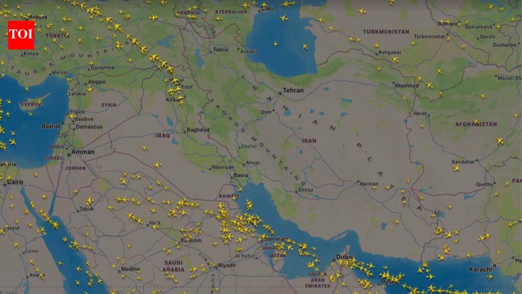How flights moved out of Iranian airspace after US-Israel strikes — video