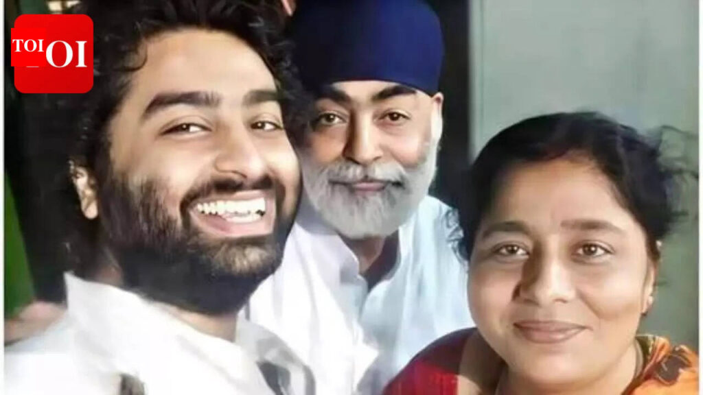 Arijit Singh’s father Surinder Singh recalls family’s journey from Lahore to West Bengal after Partition; says Arijit used to sing kirtan in gurdwara | Hindi Movie News