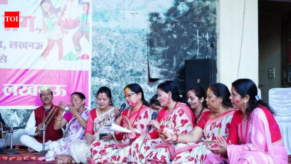 Music, dance and colours of U’khand mark Holi festivity | Lucknow News
