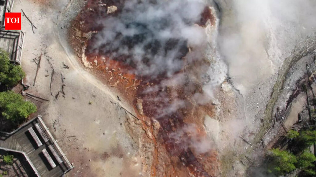 World’s largest acidic geyser erupts after 6 years, sending 30-foot blasts across Yellowstone |