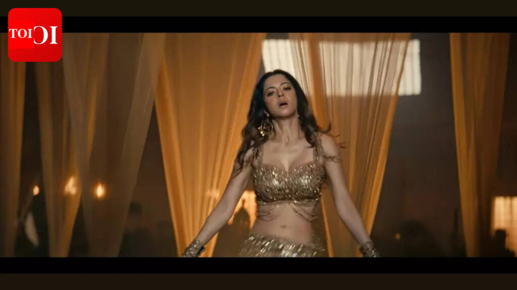 ‘Aadu 3’ song ‘Sulthaan’ out: Vedhika’s energetic dance grabs attention; Advance booking crosses Rs 50 lakh | Malayalam Movie News