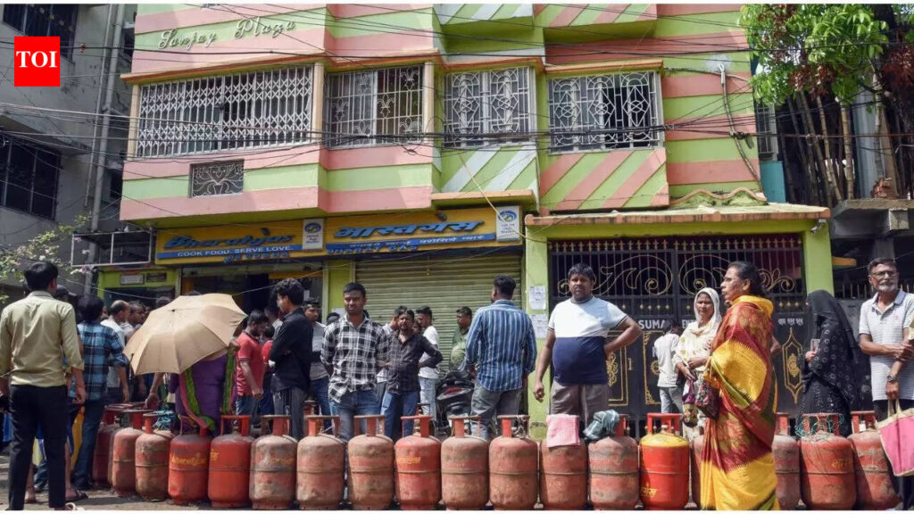 From long queues to black-market sales: UP residents reel from LPG supply chaos | Lucknow News