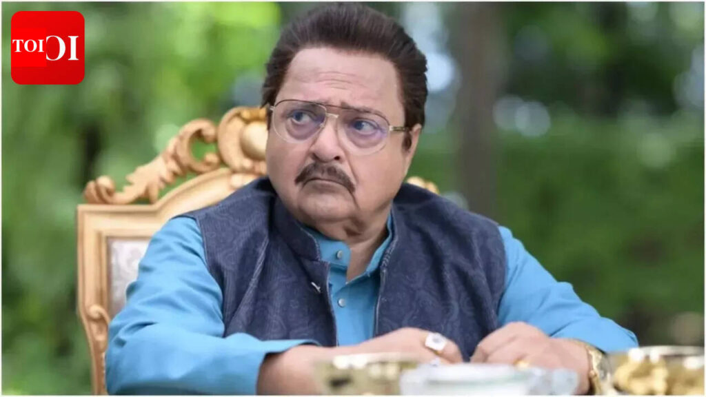 Dhurandhar 2: ‘Dhurandhar: The Revenge’ special screening: Ranveer Singh teases Aditya Dhar as Yami Gautam breaks down in tears | Hindi Movie News