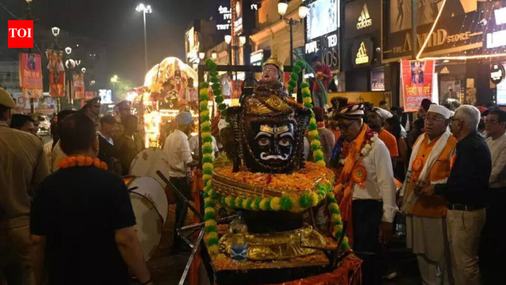 Fair, bhajans mark Cheti Chand in Lucknow | Lucknow News