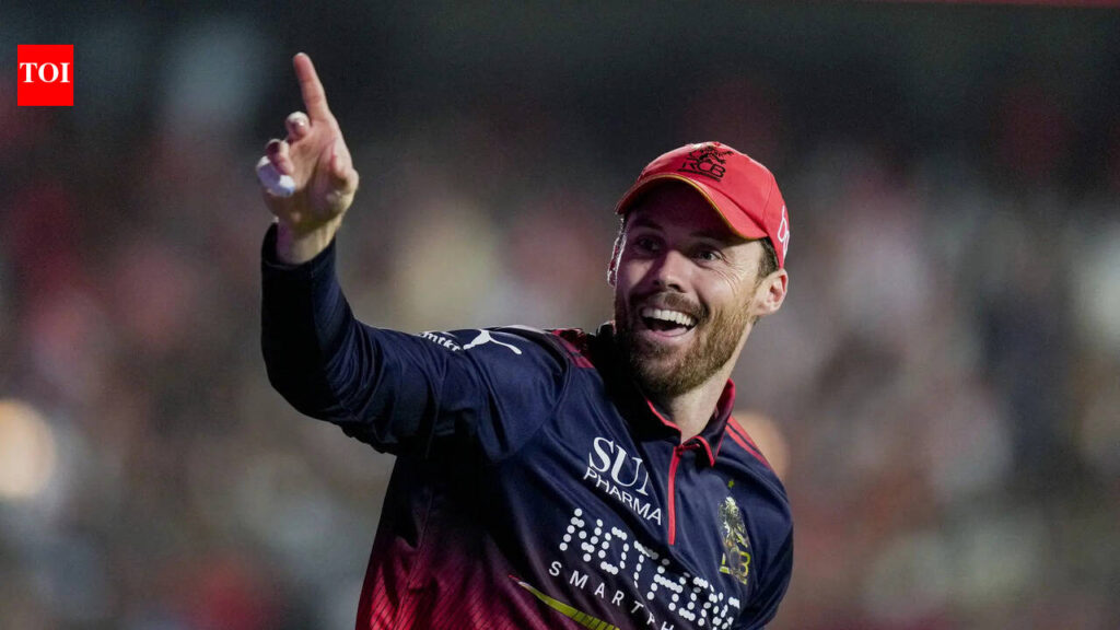 Phil Salt steals the show with outrageous one-handed catch to remove Ishan Kishan – Watch | Cricket News