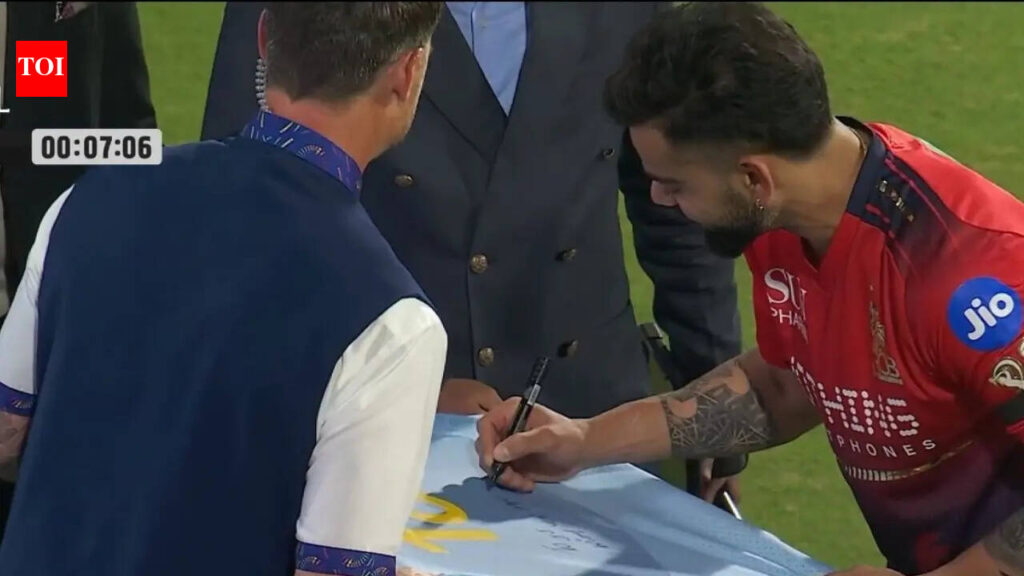IPL: Dale Steyn gets Virat Kohli’s autograph on India jersey ahead of RCB vs SRH clash – Watch | Cricket News