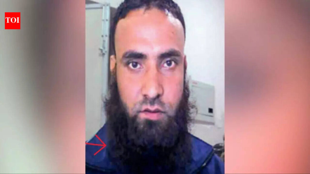 Delhi Police nab Lashkar-e-Taiba commander Shabbir Ahmed Lone near Bangladesh border | Delhi News