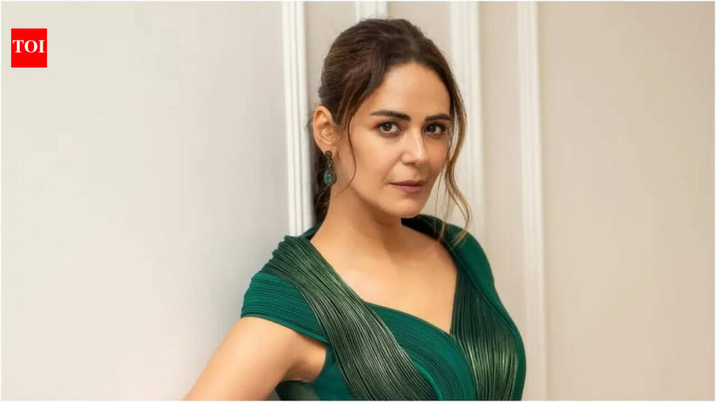 Mona Singh opens up on ‘Mona Ka Magic’, ‘I’m willing to look fatigued, tired, whatever the character demands’ | Hindi Movie News