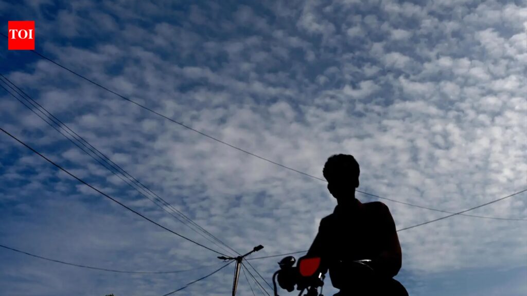 Delhi records coolest April day in 10 years | Delhi News