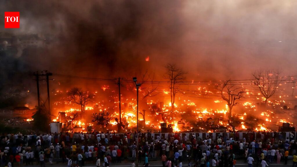 Over 1,000 rendered homeless as fire guts 280 shanties in Lucknow | Lucknow News