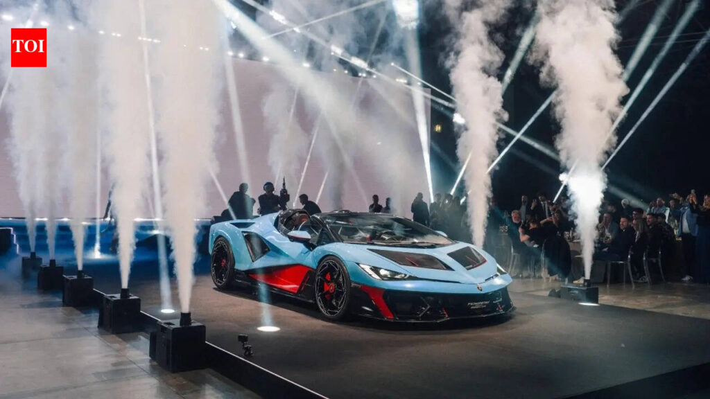 Lamborghini Fenomeno Roadster unveiled: 1,065 hp, only 15 made!