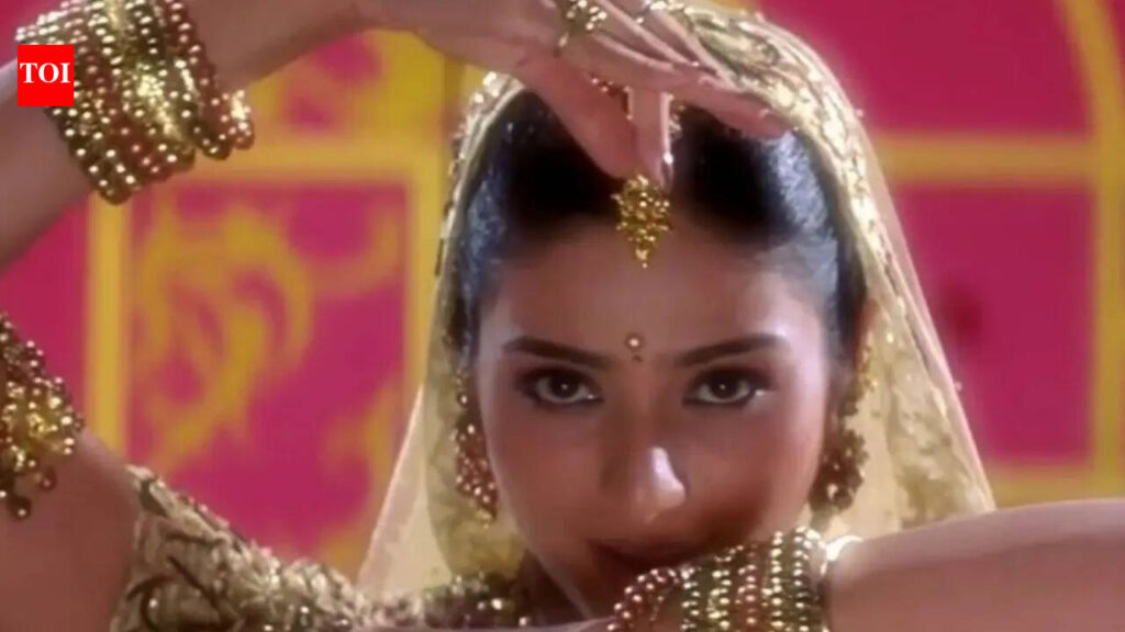 Tabu gifted gold bangles to Saroj Khan, gold chain and bracelet to her assistants after finishing the shoot for ‘Rang De’ song, recalls dance artiste