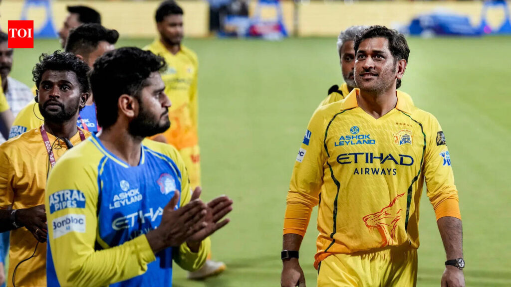 One last time in yellow? MS Dhoni leaves Chepauk emotional after SRH defeat