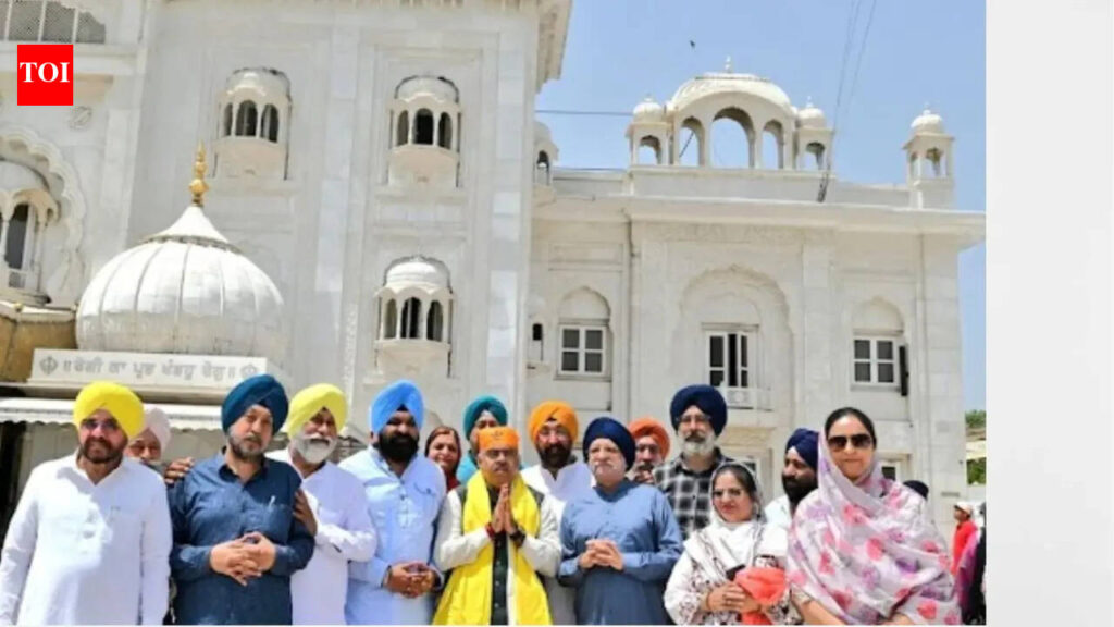 Tarun Chugh offers prayers at Bangla Sahib as PM Modi becomes India’s longest-serving elected prime minister | India News