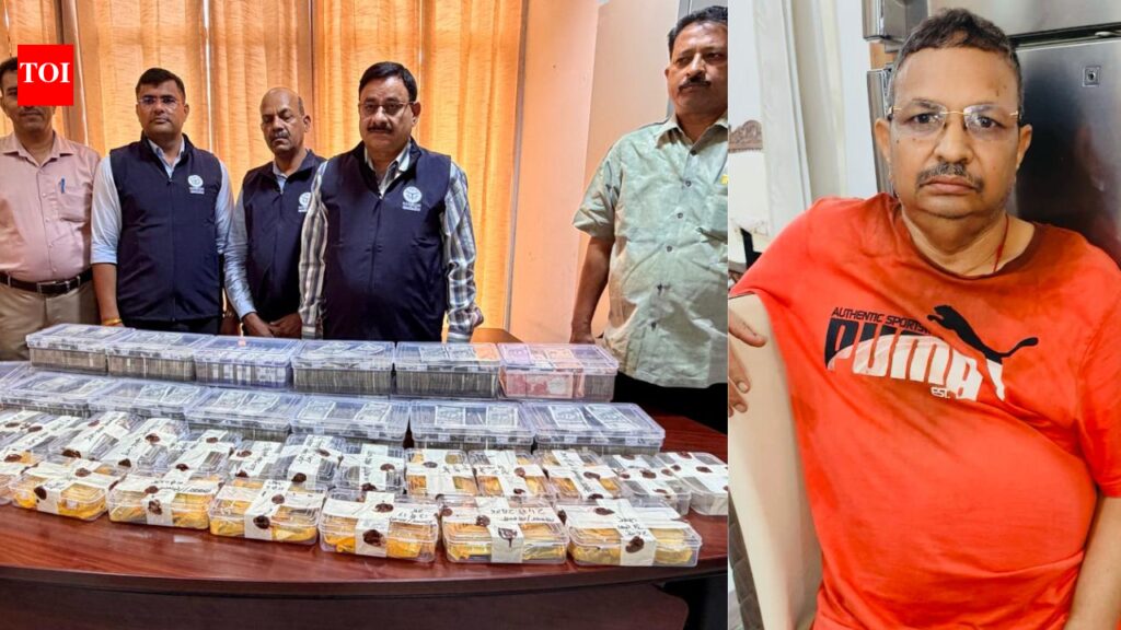 UP vigilance raids ex-transport officer’s residence, recovers Rs 1.62 crore cash and gold worth Rs 20 crore | Lucknow News