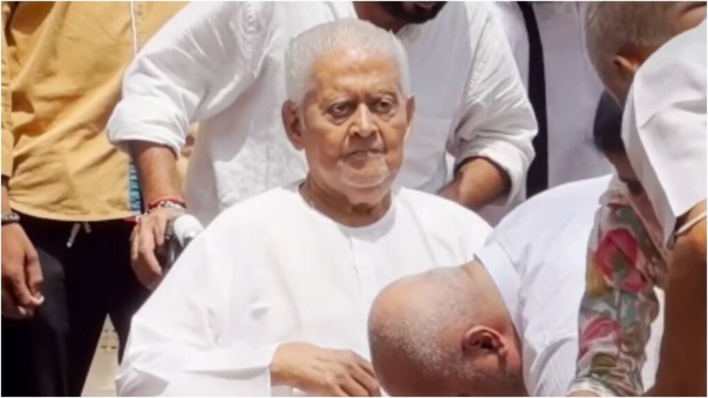 Sunila Sharma: Pyarelal Sharma bids final goodbye to wife Sunila Sharma in wheelchair – watch video | Hindi Movie News