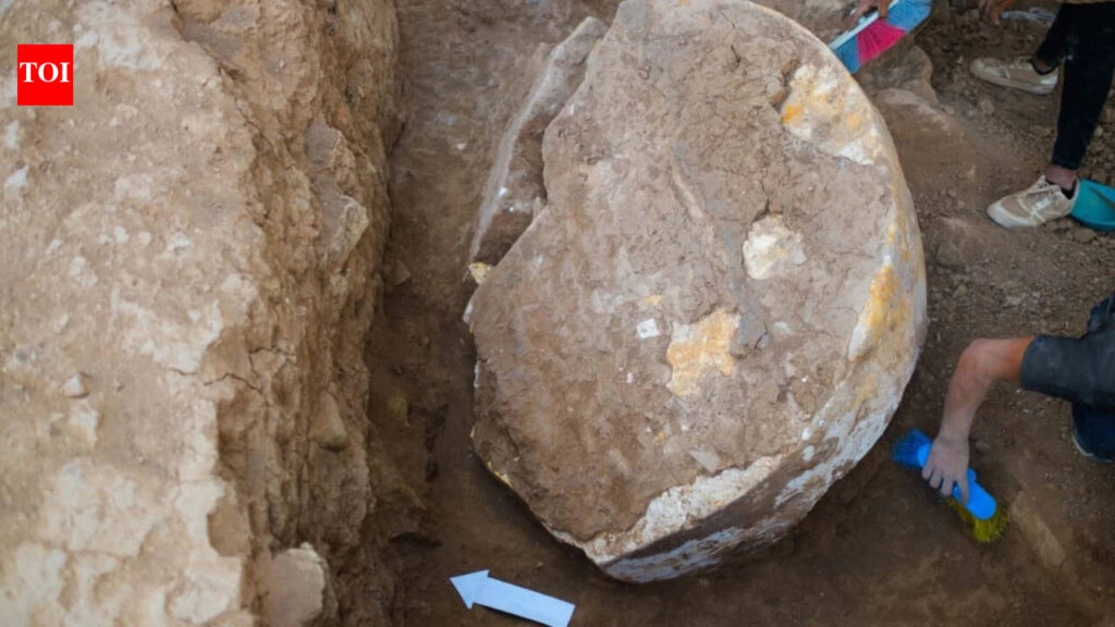 Archaeologists in Iraq unearthed a rare 2,600-year-old Assyrian stele of King Ashurbanipal at Nineveh’s Shamash Gate, nearly a decade after ISIS damaged the ancient city