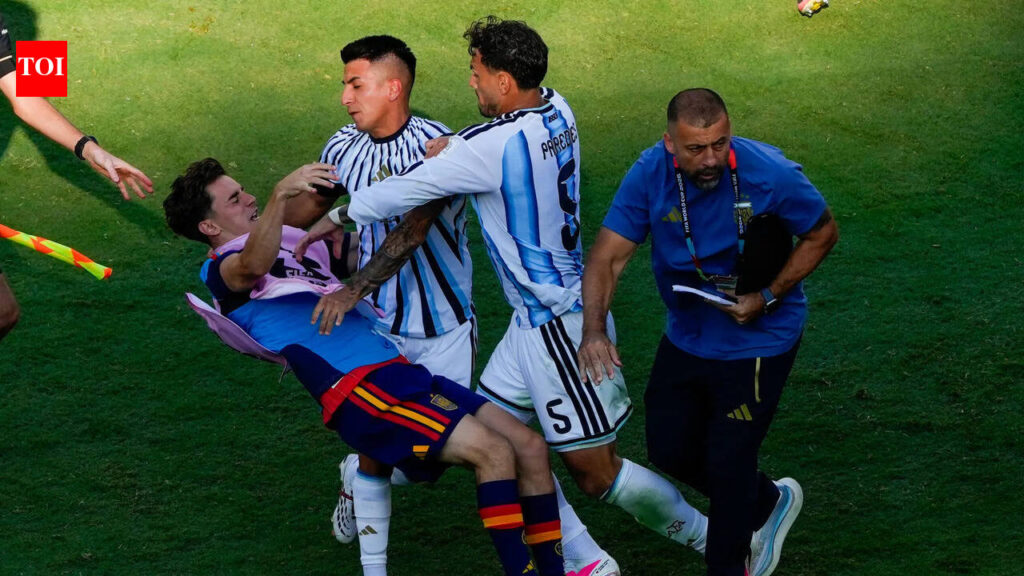 ‘He’s a disgrace’: Argentina star sent off after grabbing Spain player’s throat in ugly World Cup final scenes | Football News