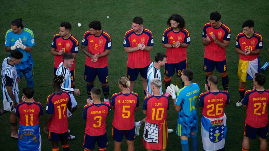 WATCH: Spain players form guard of honour for Lionel Messi after FIFA World Cup win | Football News