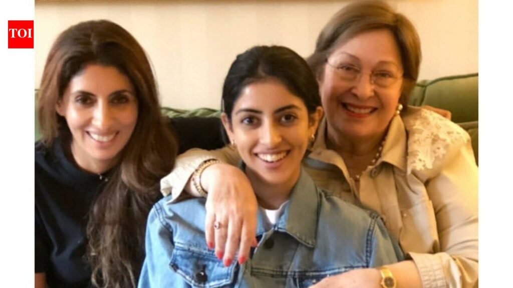 Amitabh Bachchan’s granddaughter Navya Nanda credits her ‘dadi’ Ritu Nanda for being an inspiration to pursue entrepreneurship, talks about women empowerment: ‘When it comes to equality..’ | Hindi Movie News